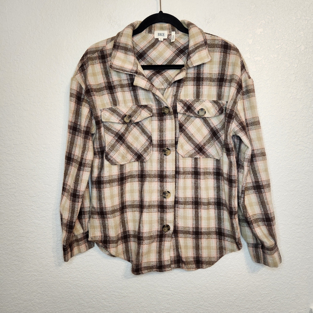 BKE Boyfriend Button Up Shacket Shirt Size Small Flannel Oversized Plaid Beige